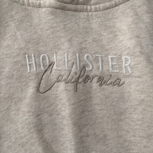 Hollister heather cream hoodie. XXS - Picture 2 of 3